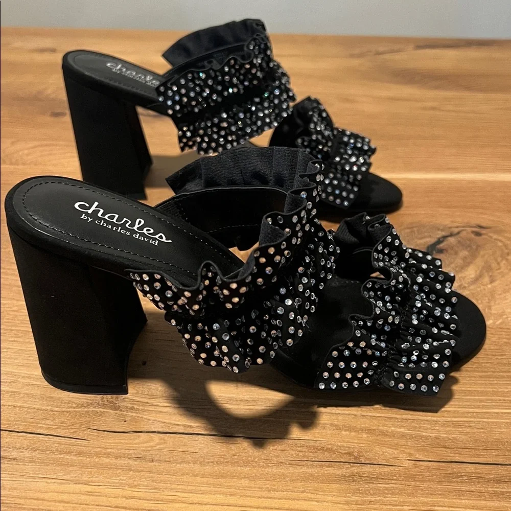 Charles David Royals Black Ruffled Rhinestone Banded Block Heel Sandals 8.5 NEW - Picture 4 of 13